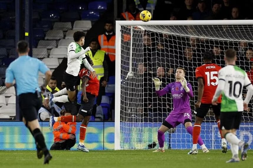 Liverpool’s Luis Diaz Saves a Draw against Luton