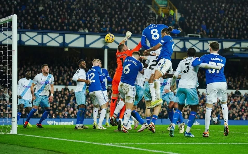 Everton Move Out of Relegation Zone with 1-1 Draw Against Crystal Palace