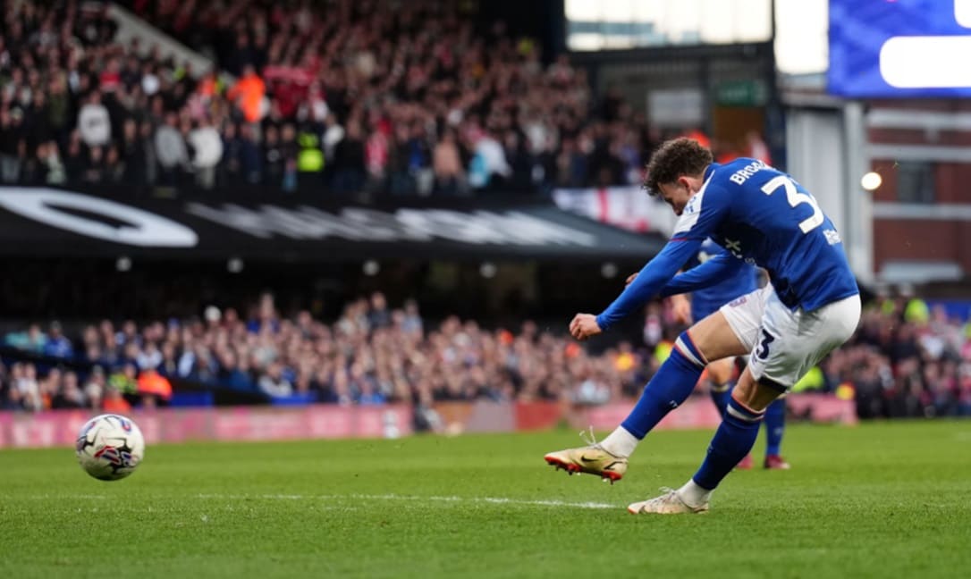 Ipswich 3-2 Southampton with Last-Gasp Winner to Reclaim Championship Peak