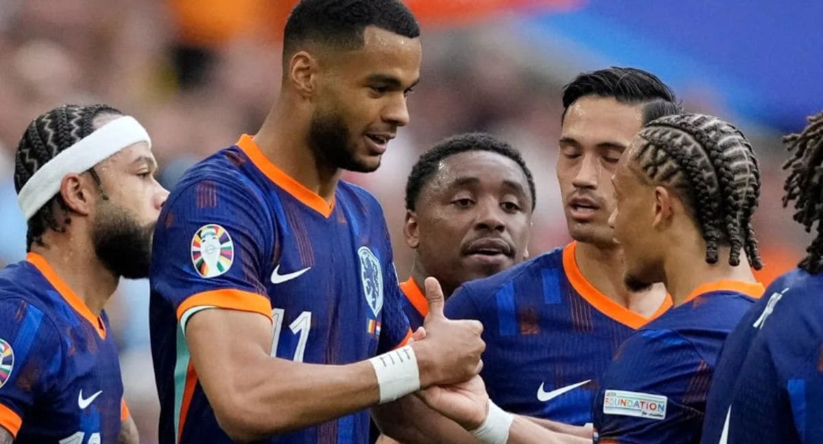 Romania 0-3 Netherlands: Donyell Malen Overwhelm Romania to Reach Quarterfinals