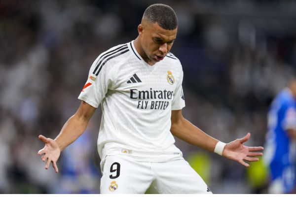 Real Madrid 3-2 Alaves: Mbappe celebrate 2nd goal