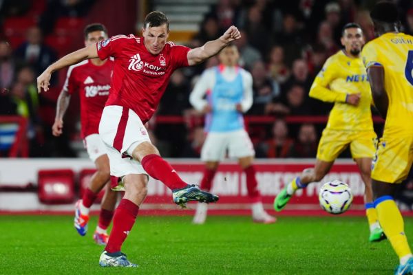 Nottingham Forest Chris Wood scores from range