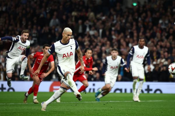 Tottenham 1-0 AZ Alkmaar: Richarlison GOAL