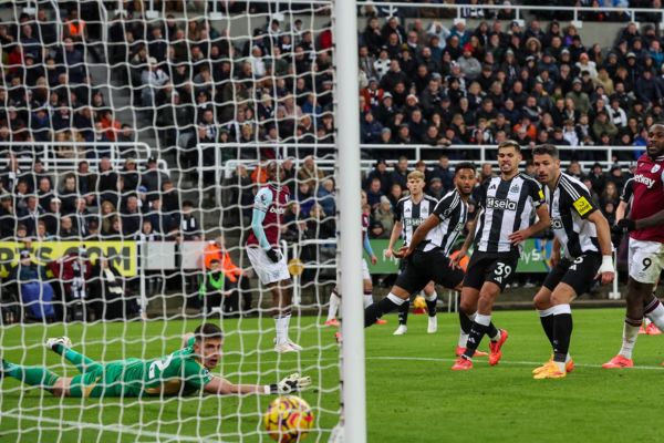 Wan-Bissaka First Goal for West Ham