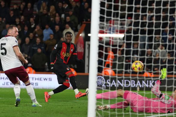 Fabianski Remarkable Saves