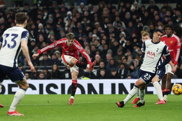 Alejandro Garnacho shoots at goal