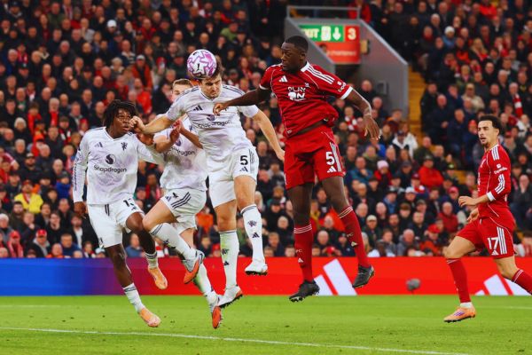 Harry Maguire of Manchester United scores