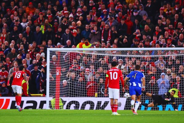 Igor Jesus scored a second penalty